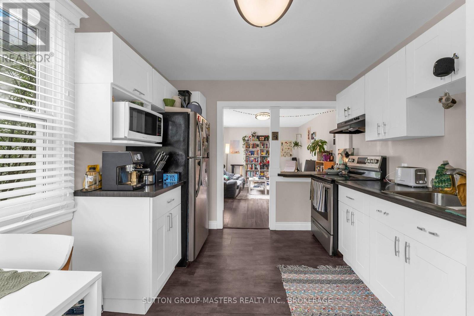 22 Westdale Avenue W Property Photo 12