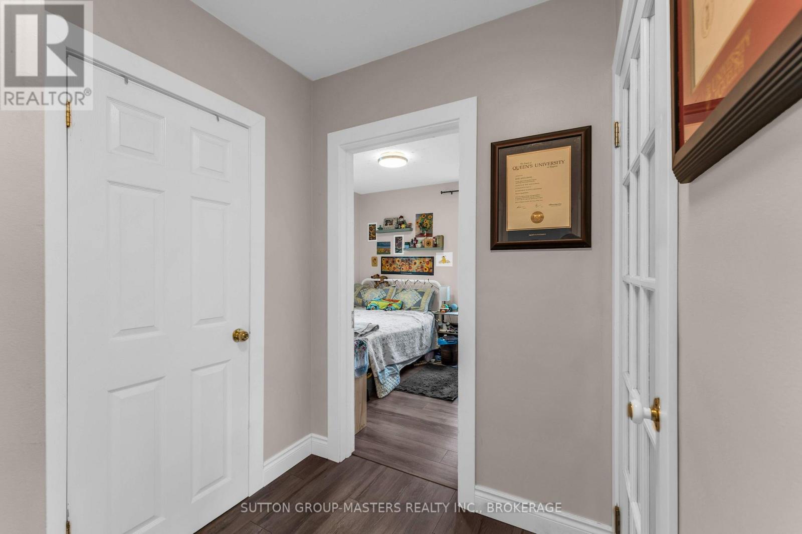 22 Westdale Avenue W Property Photo 20