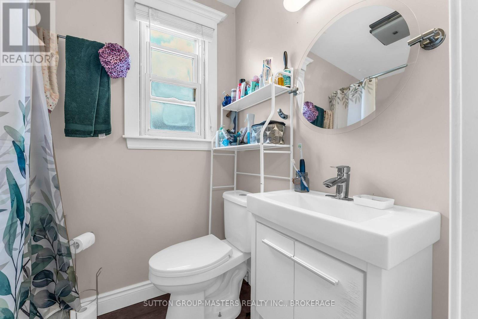 22 Westdale Avenue W Property Photo 23