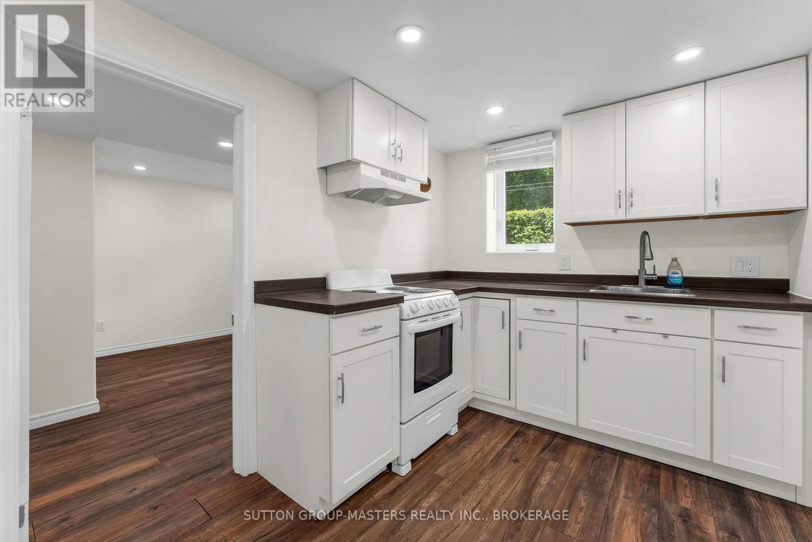 22 Westdale Avenue W Property Photo 26