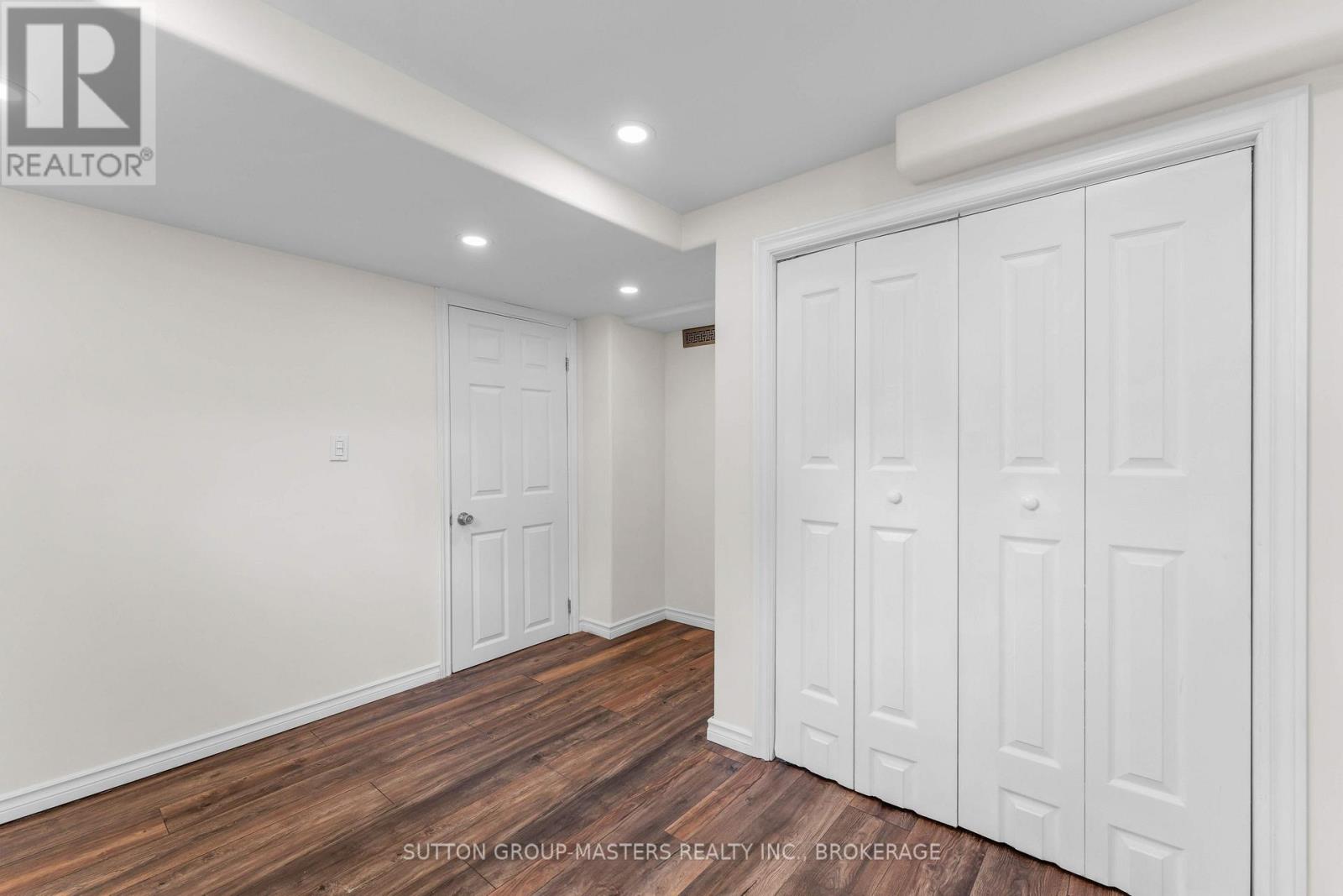 22 Westdale Avenue W Property Photo 36