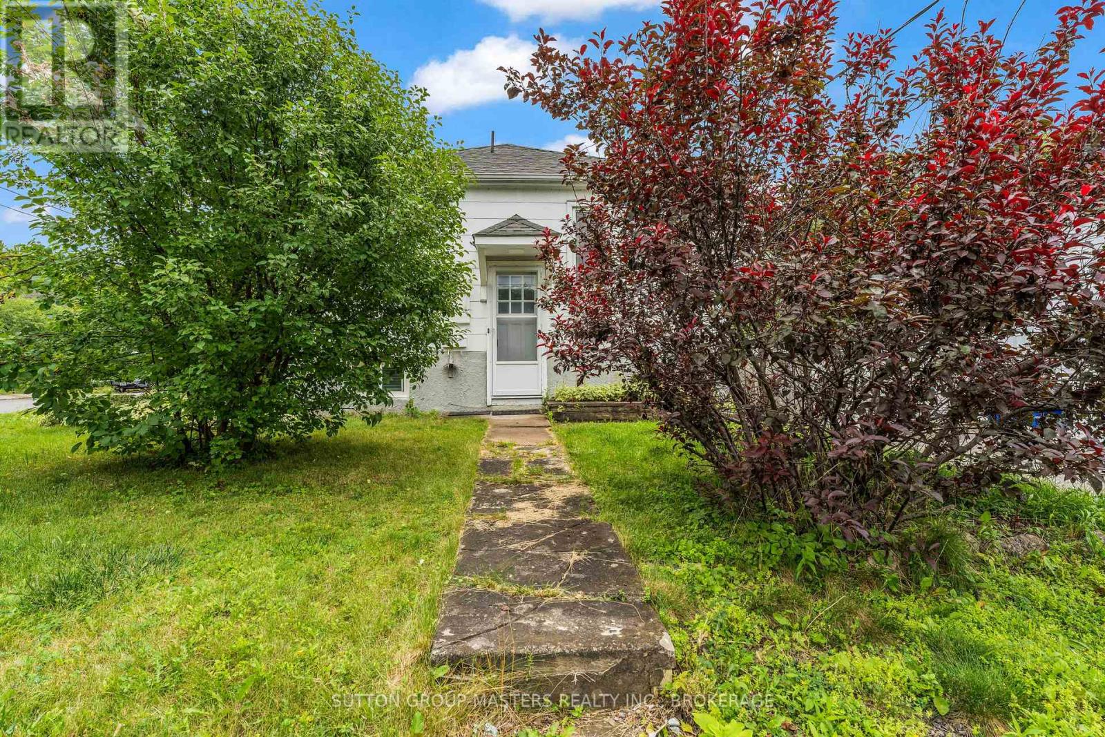 22 Westdale Avenue W Property Photo 41
