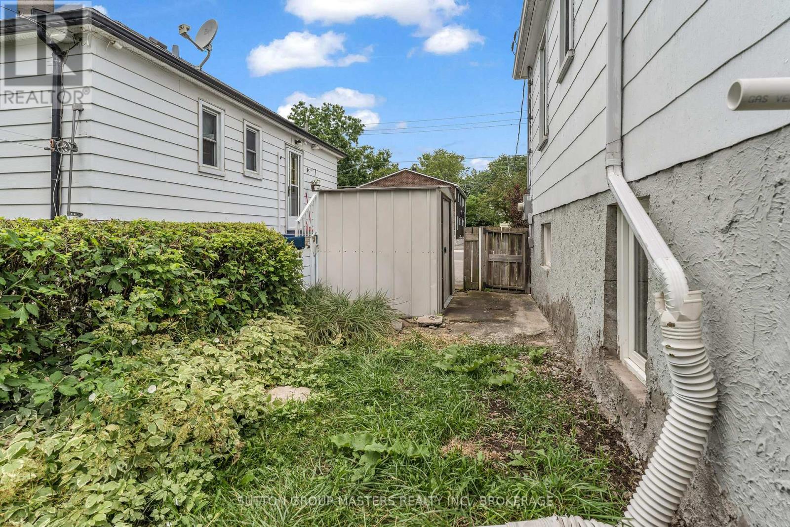 22 Westdale Avenue W Property Photo 43