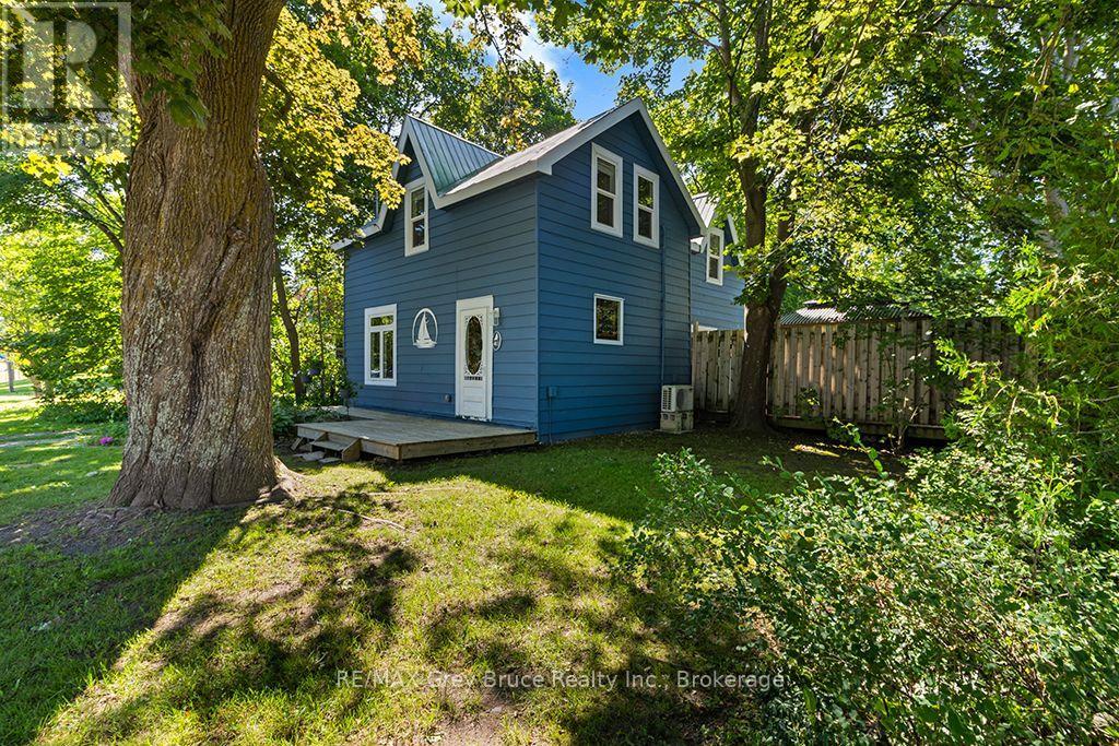 441 FRANK STREET Property Photo 1
