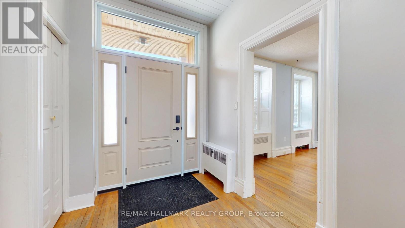 461 Centre Street N Property Photo 3