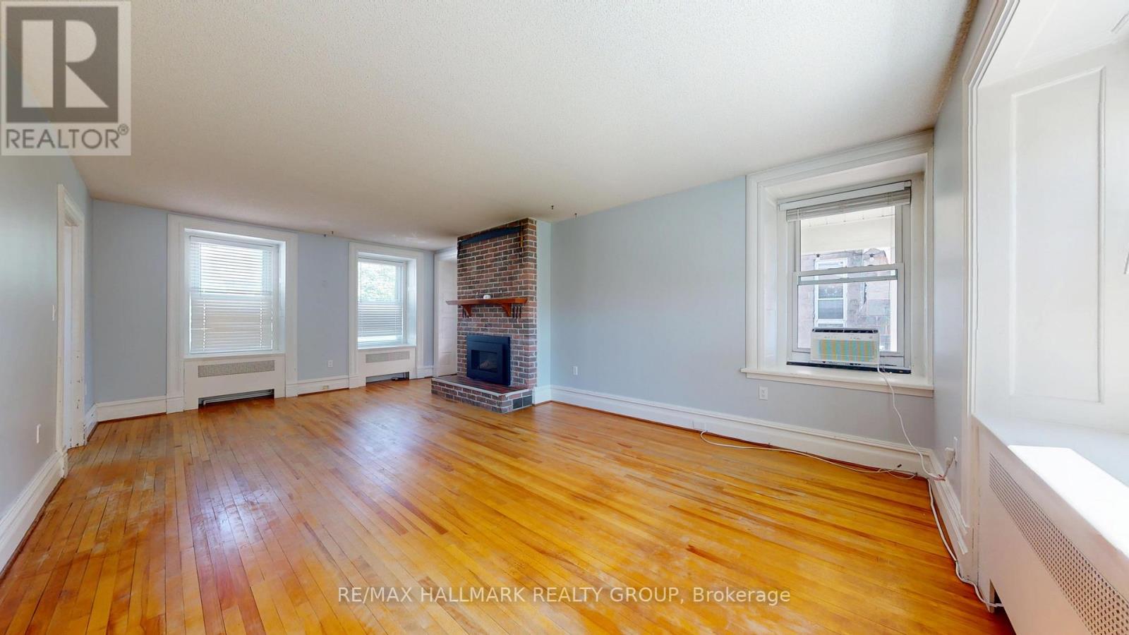 461 Centre Street N Property Photo 5