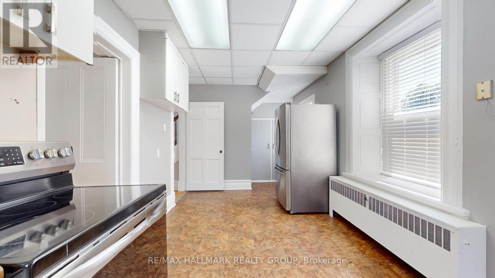 461 Centre Street N Property Photo 10