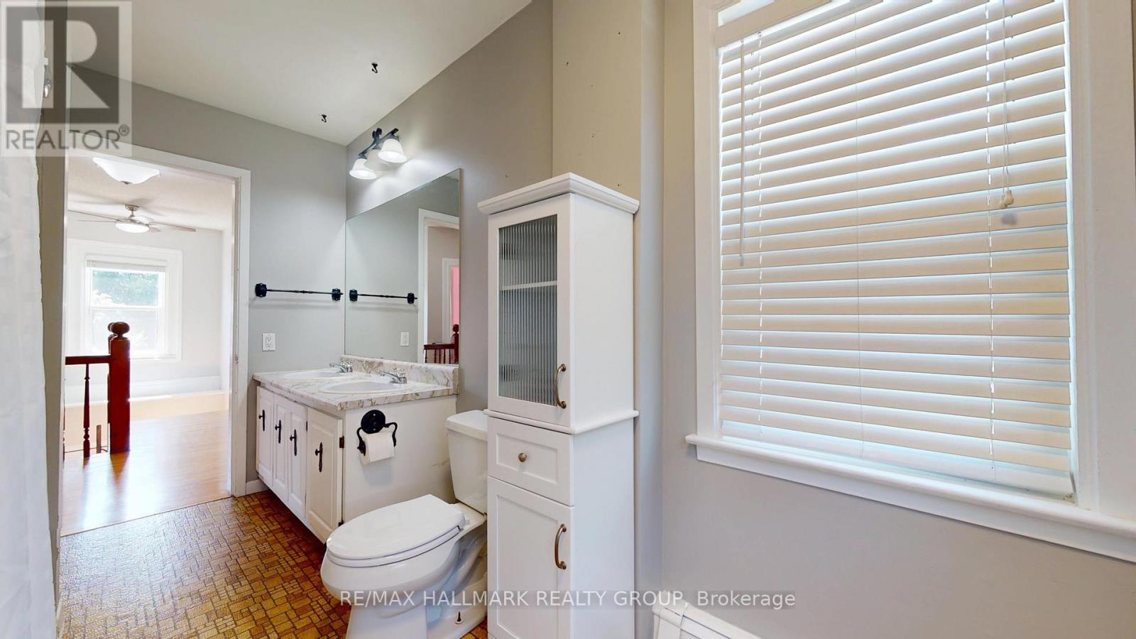461 Centre Street N Property Photo 18