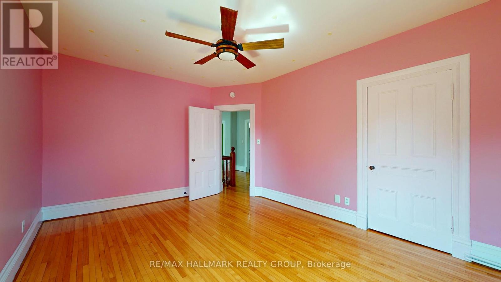461 Centre Street N Property Photo 25