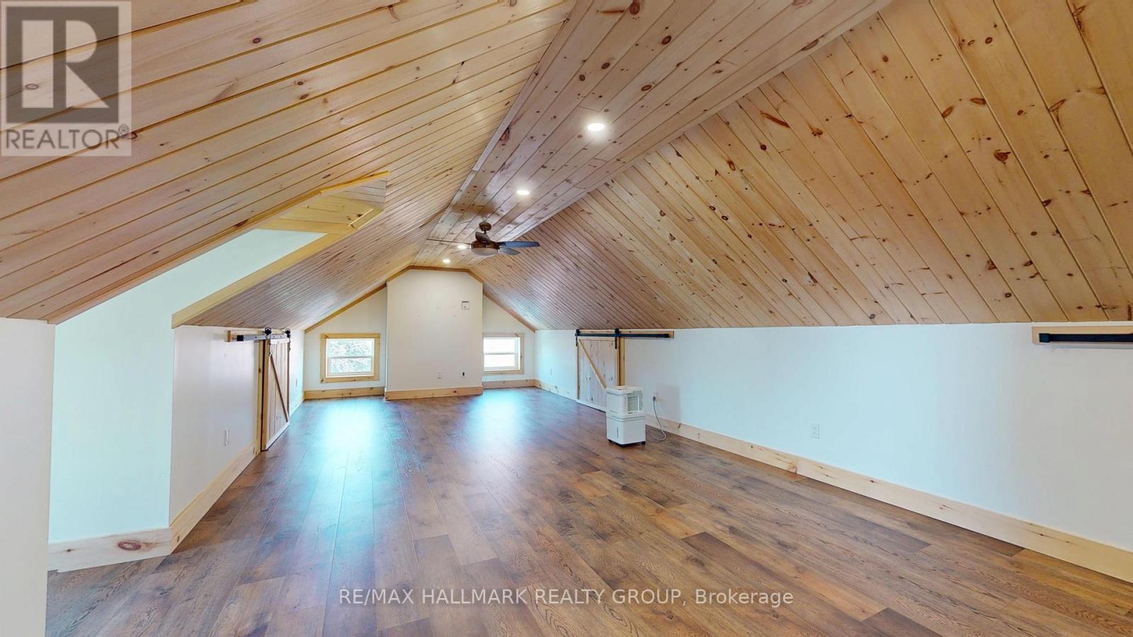 461 Centre Street N Property Photo 30