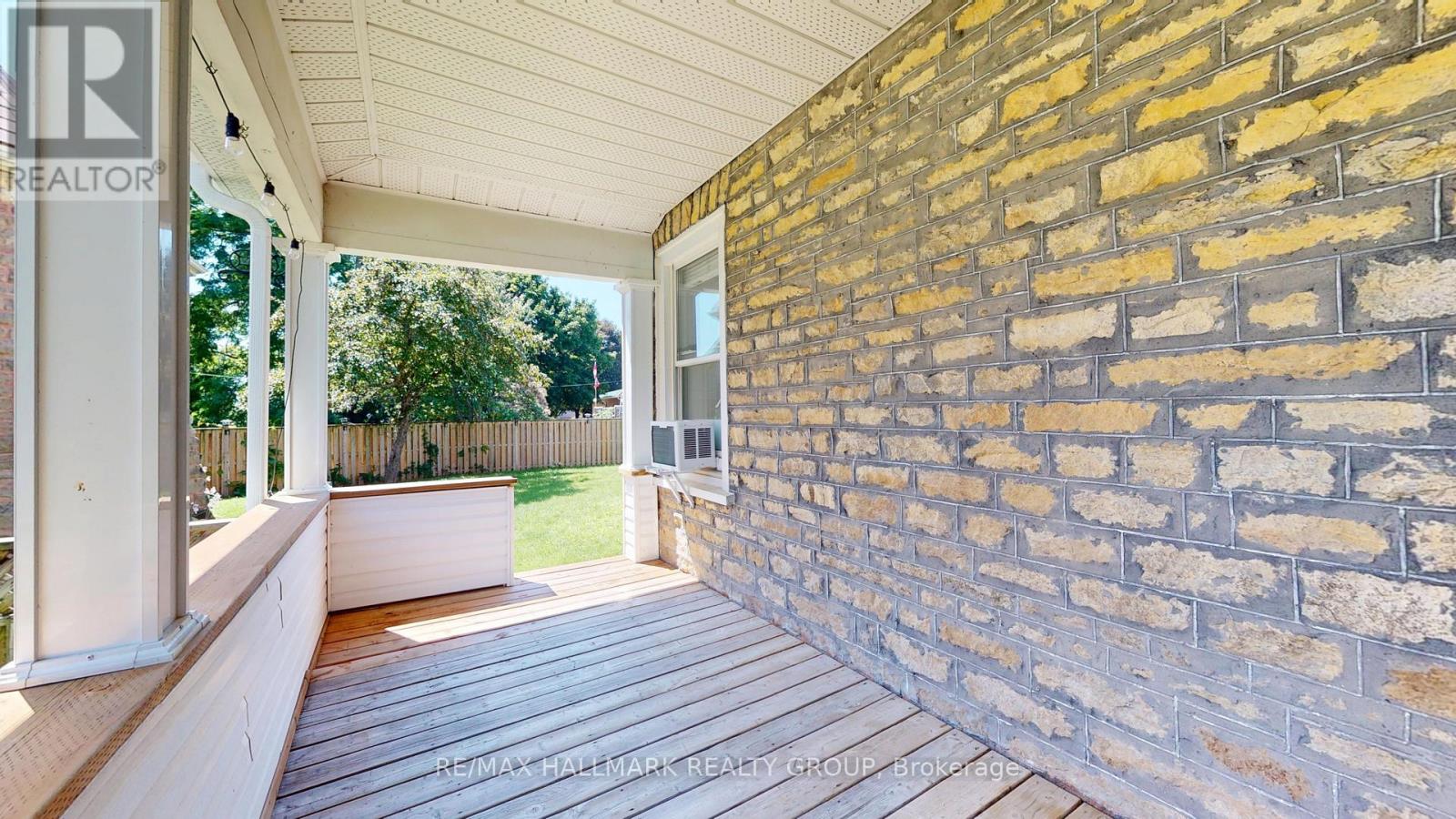 461 Centre Street N Property Photo 34