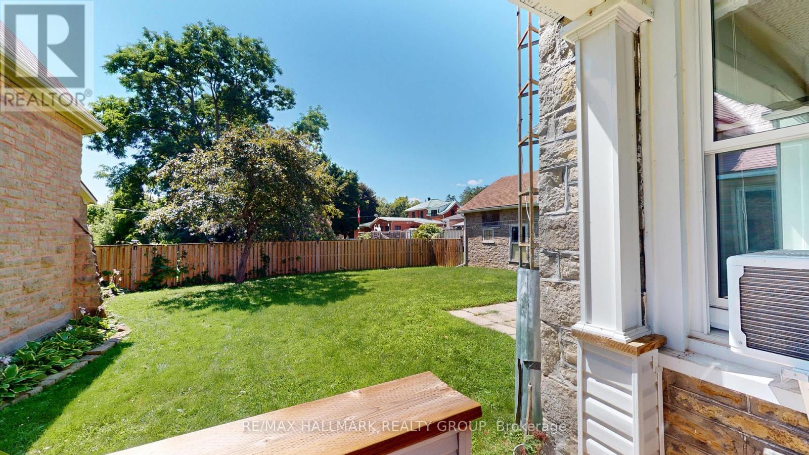 461 Centre Street N Property Photo 36