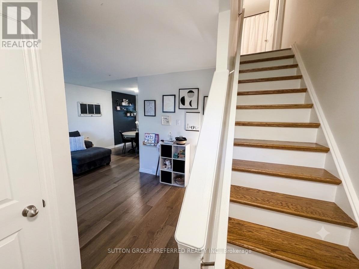 27 - 825 Dundalk Drive Property Photo 4