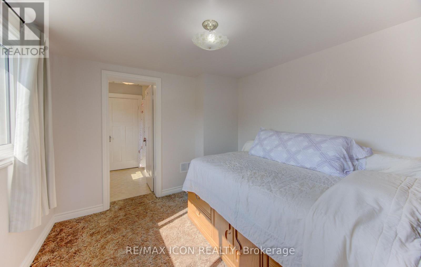 224 Weber Street E Property Photo 35