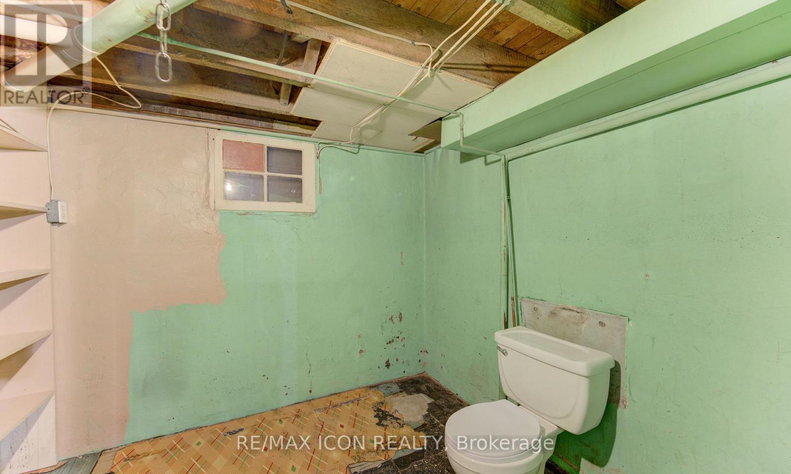 224 Weber Street E Property Photo 45
