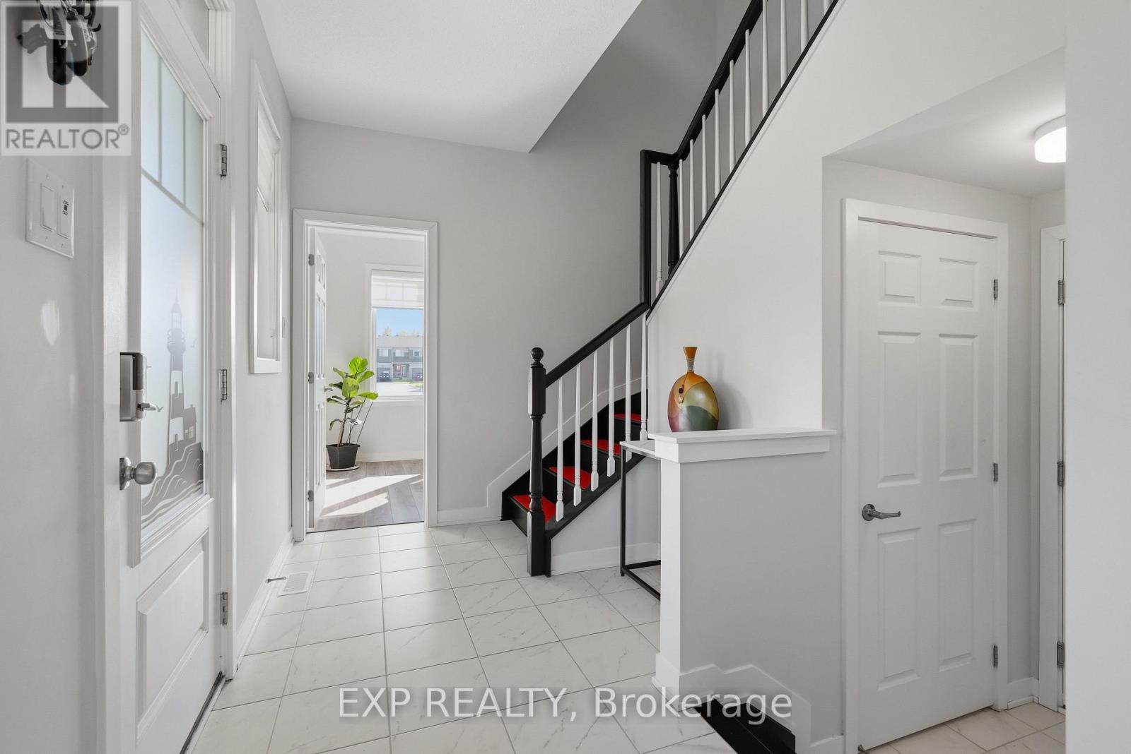 256 Billrian Crescent Property Photo 6