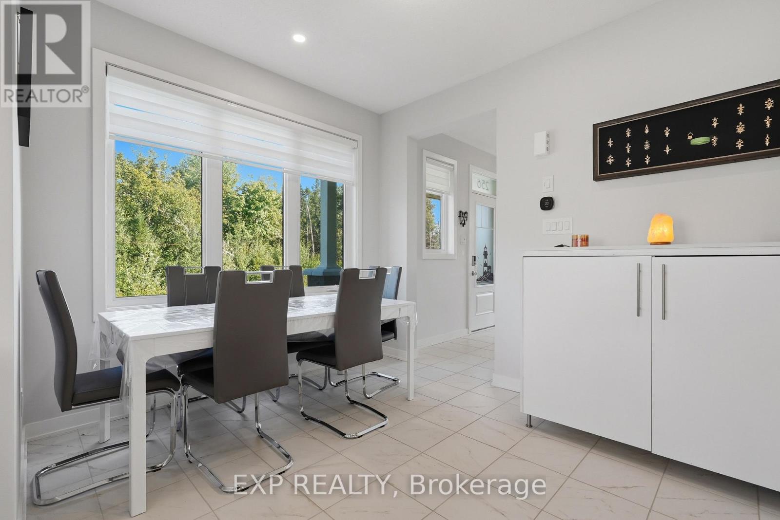 256 Billrian Crescent Property Photo 8