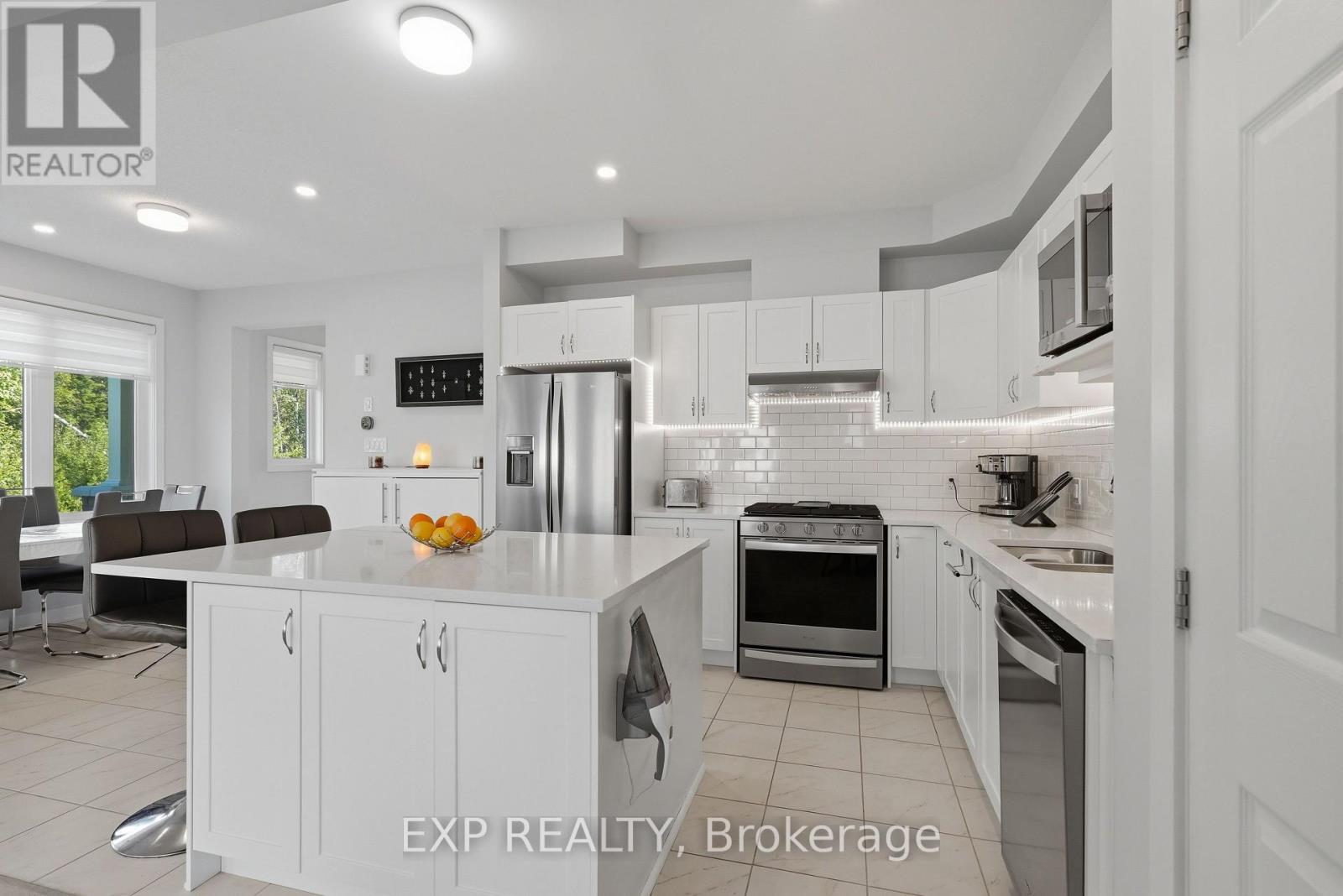 256 Billrian Crescent Property Photo 13