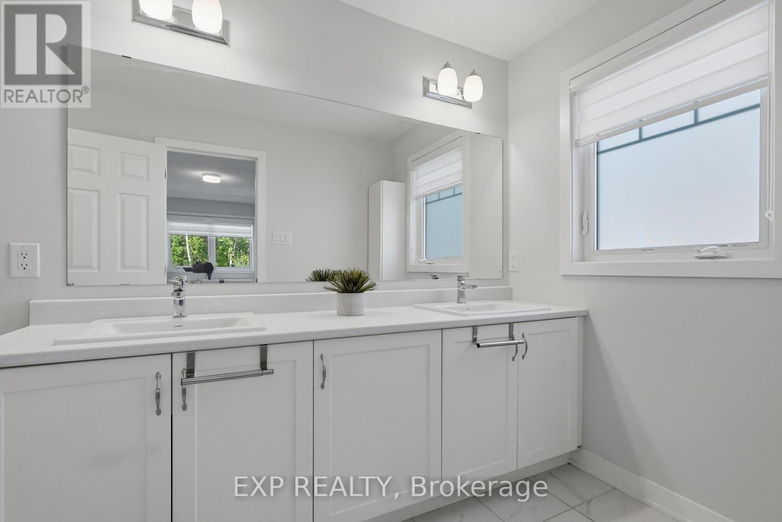 256 Billrian Crescent Property Photo 25