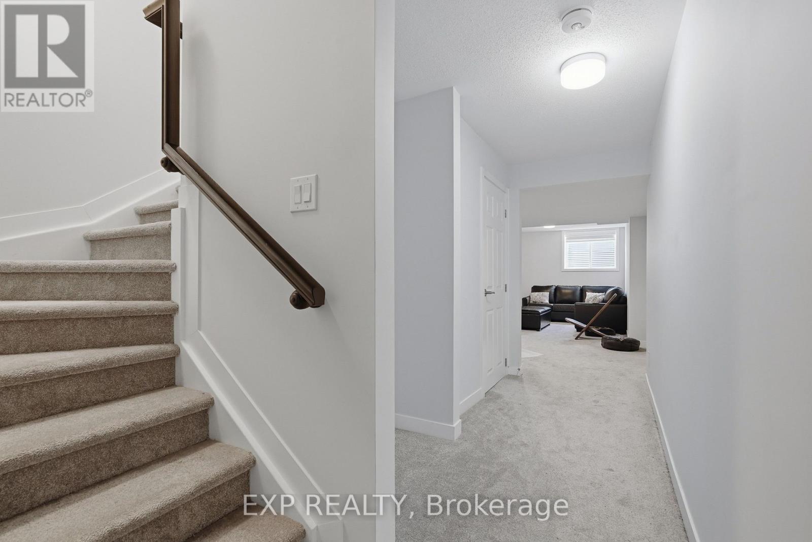 256 Billrian Crescent Property Photo 34