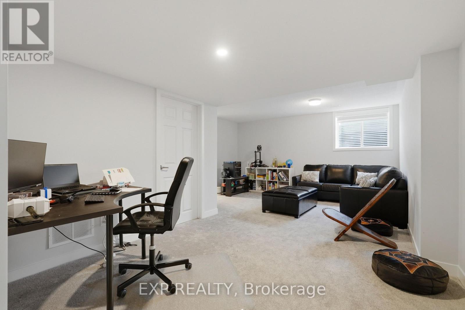 256 Billrian Crescent Property Photo 35