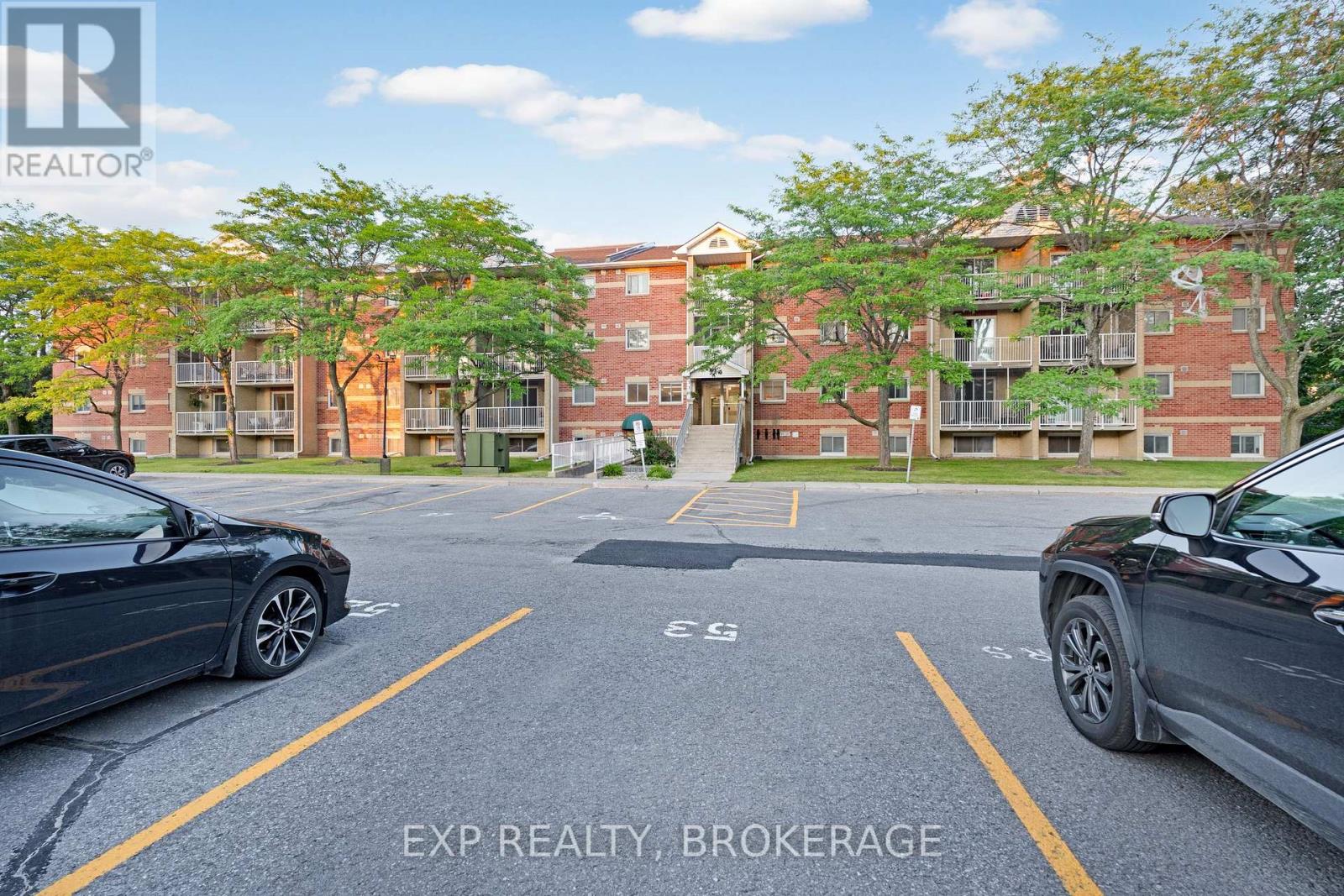 101 - 316 KINGSDALE AVENUE Property Photo 1