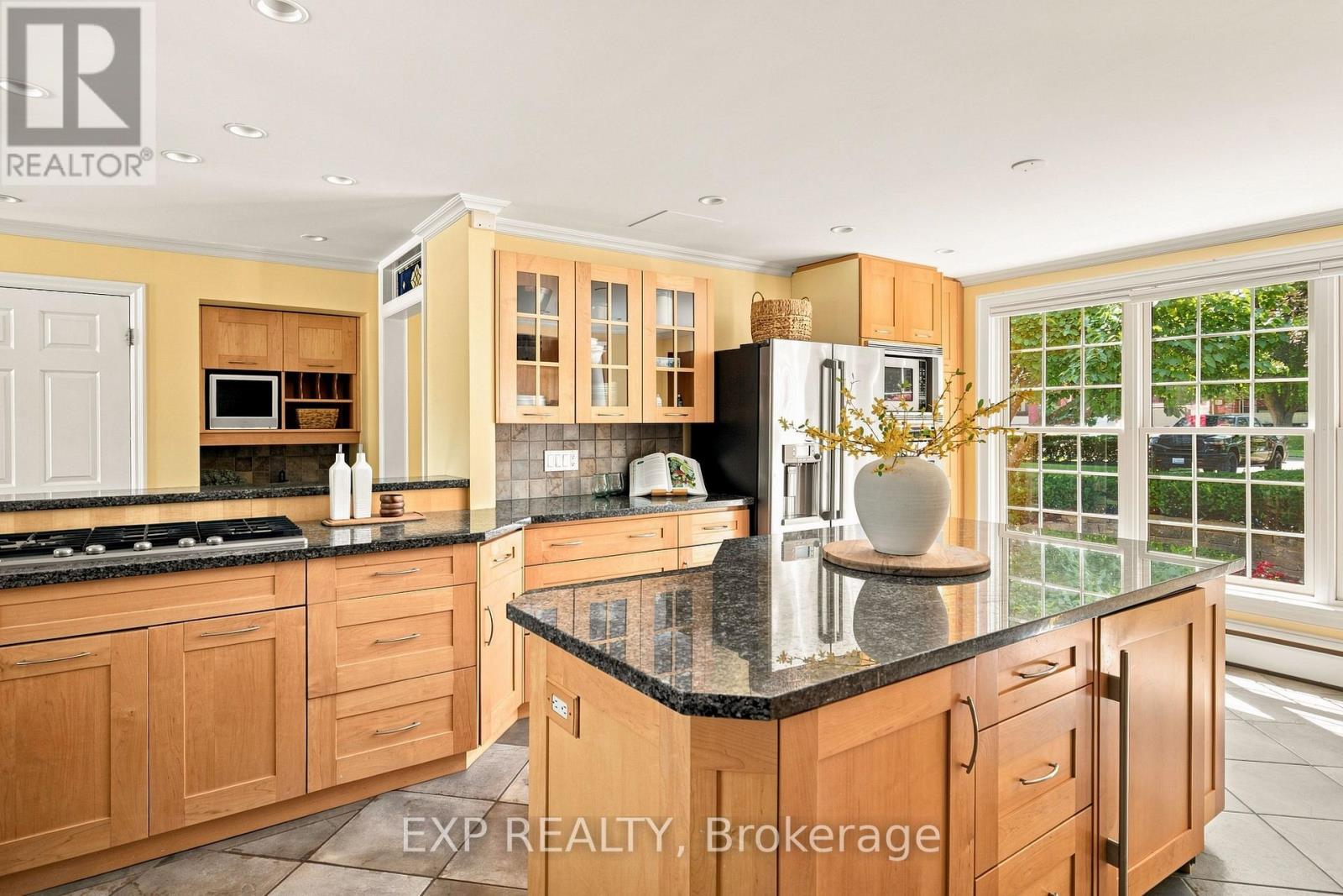 290 Bridgeport Road E Property Photo 7