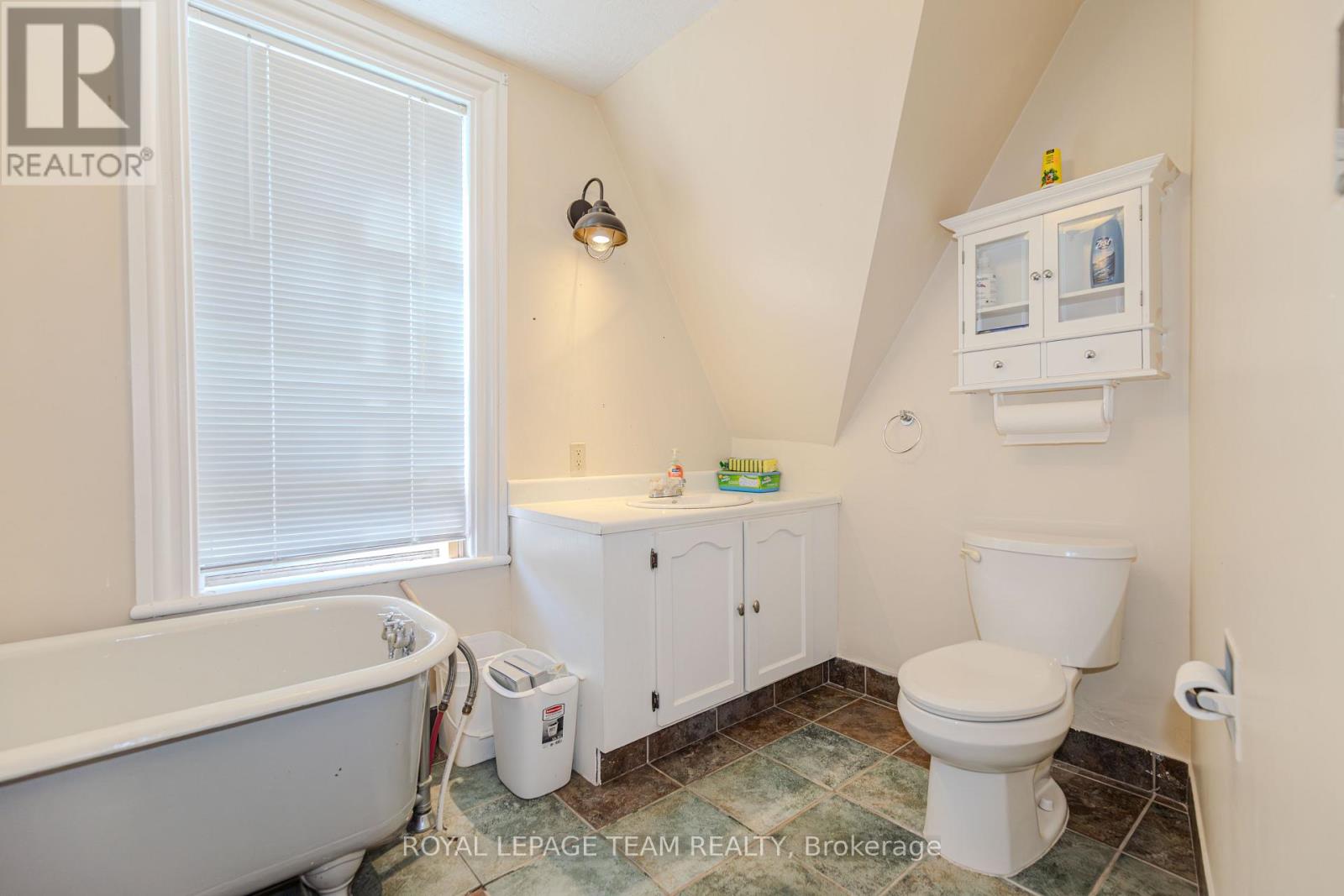 3744 Carp Road Property Photo 40