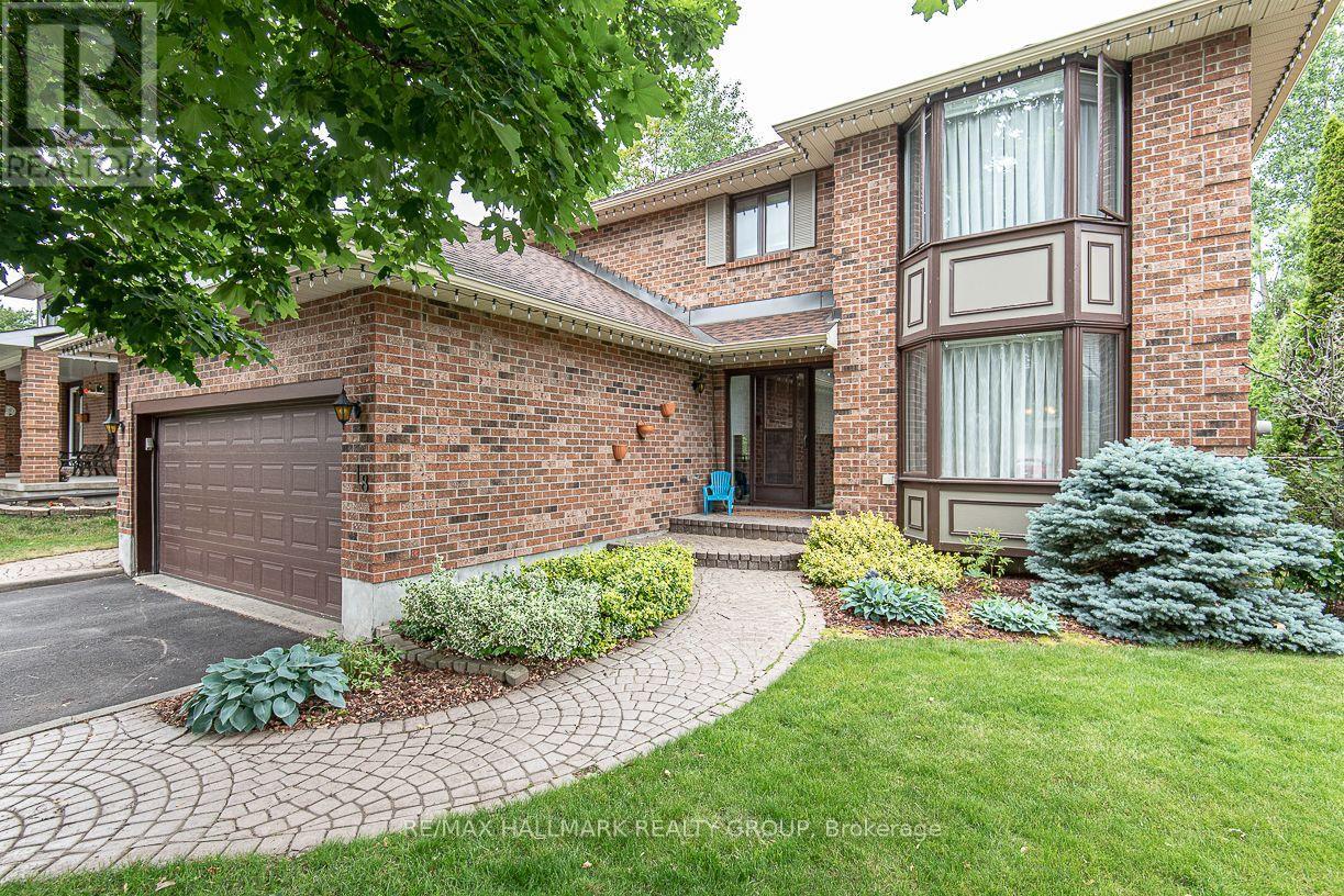18 HESSE CRESCENT