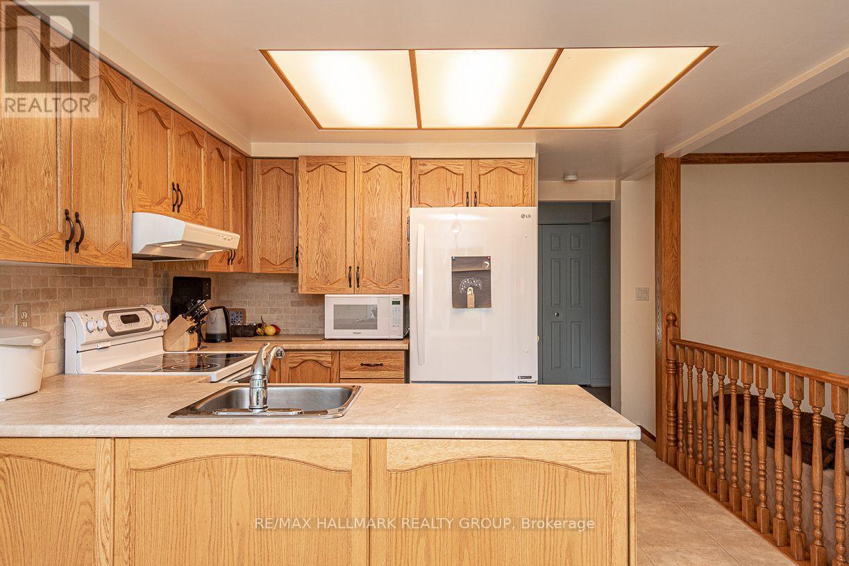 18 Hesse Crescent Property Photo 9