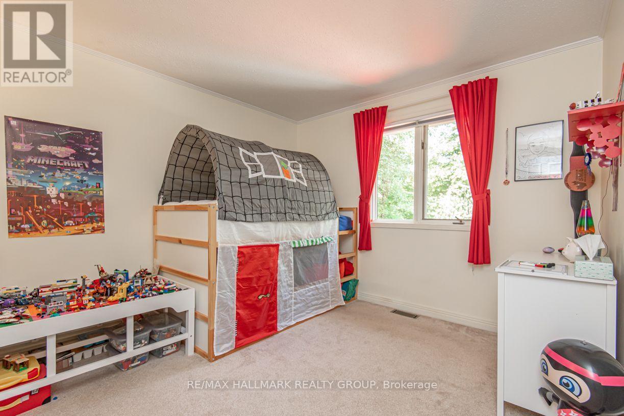 18 Hesse Crescent Property Photo 19