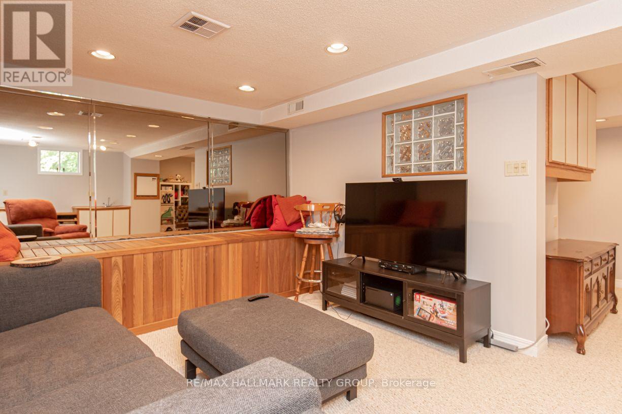 18 Hesse Crescent Property Photo 25