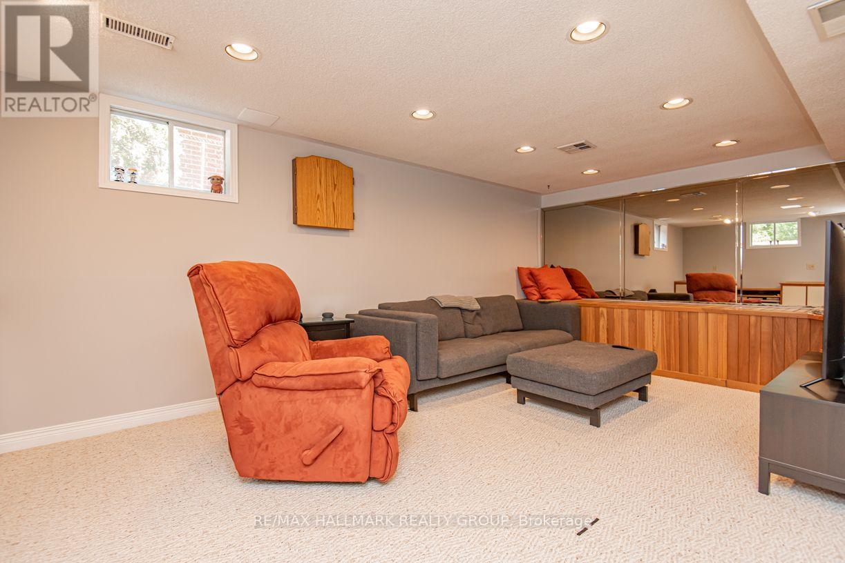 18 Hesse Crescent Property Photo 26