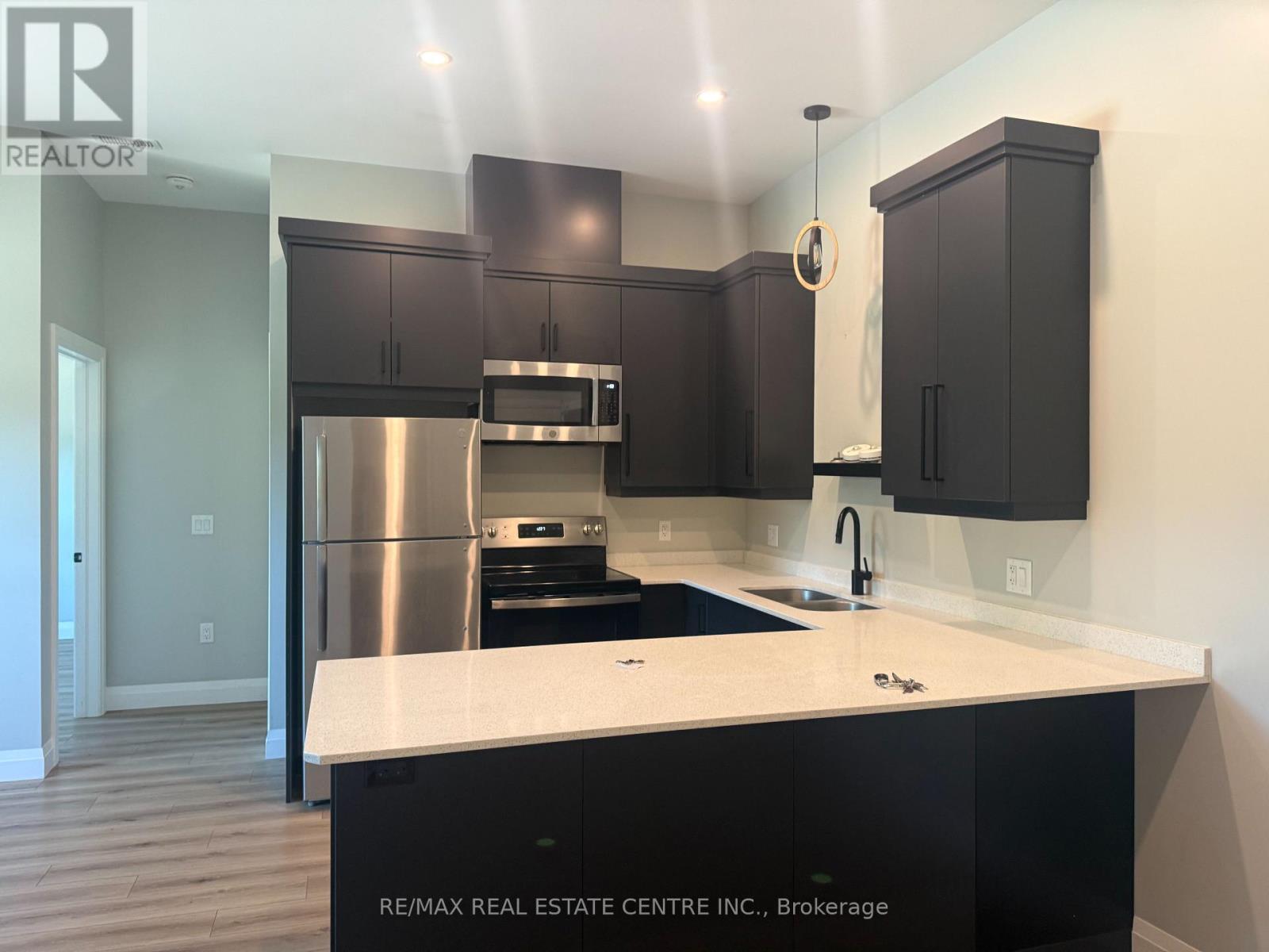 4 - 8 MAIN STREET S