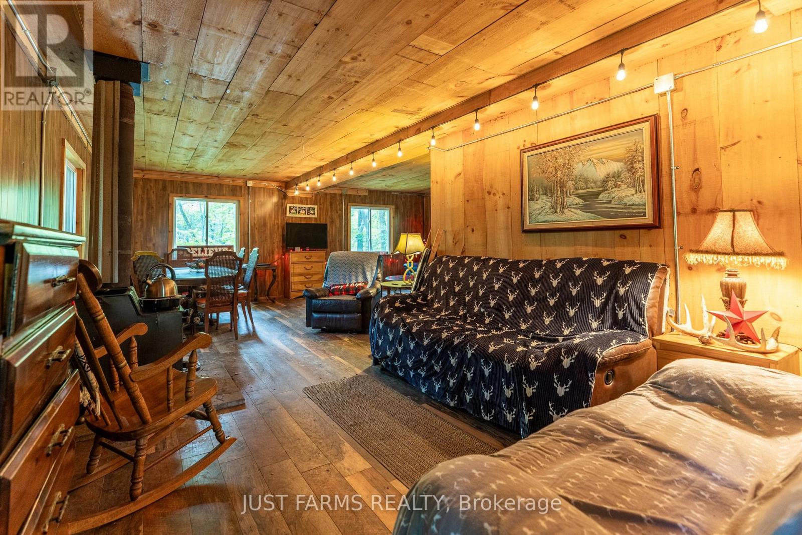 1052 Longwoods Road Property Photo 7
