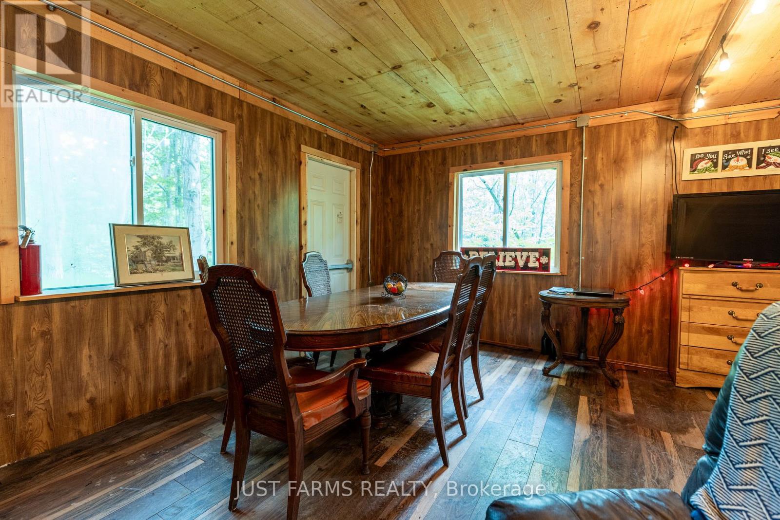 1052 Longwoods Road Property Photo 9