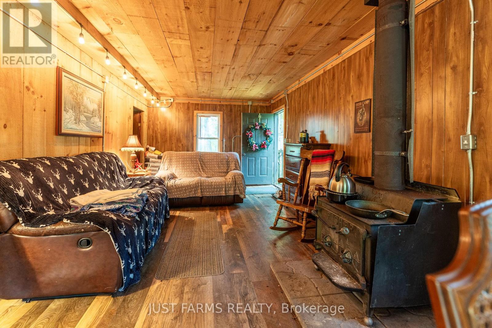 1052 Longwoods Road Property Photo 12