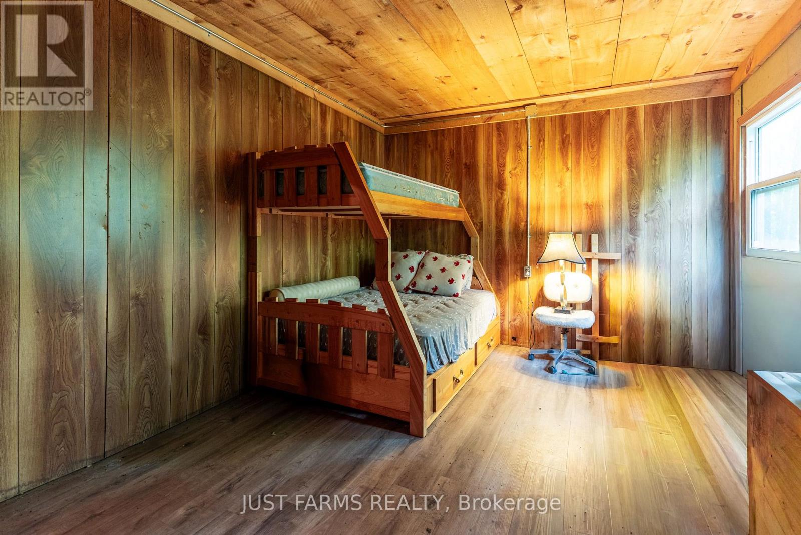 1052 Longwoods Road Property Photo 13