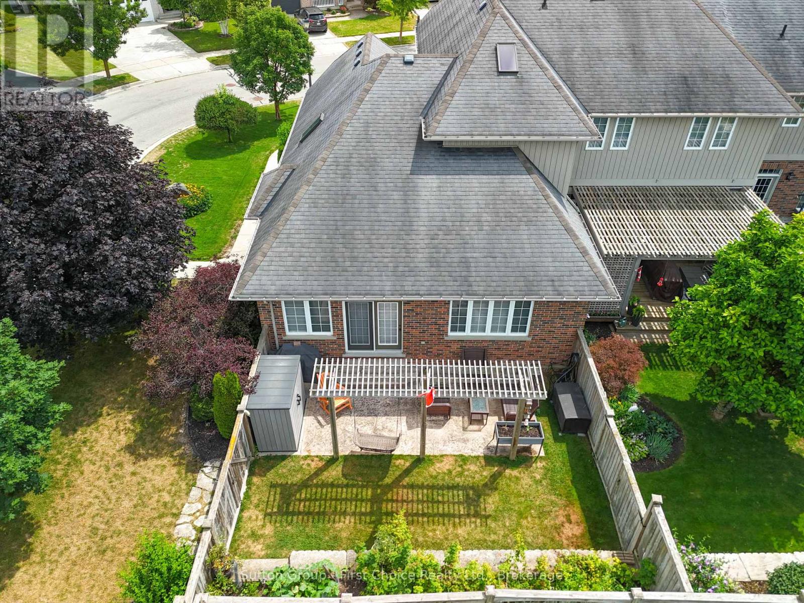 123 Long Drive Property Photo 2