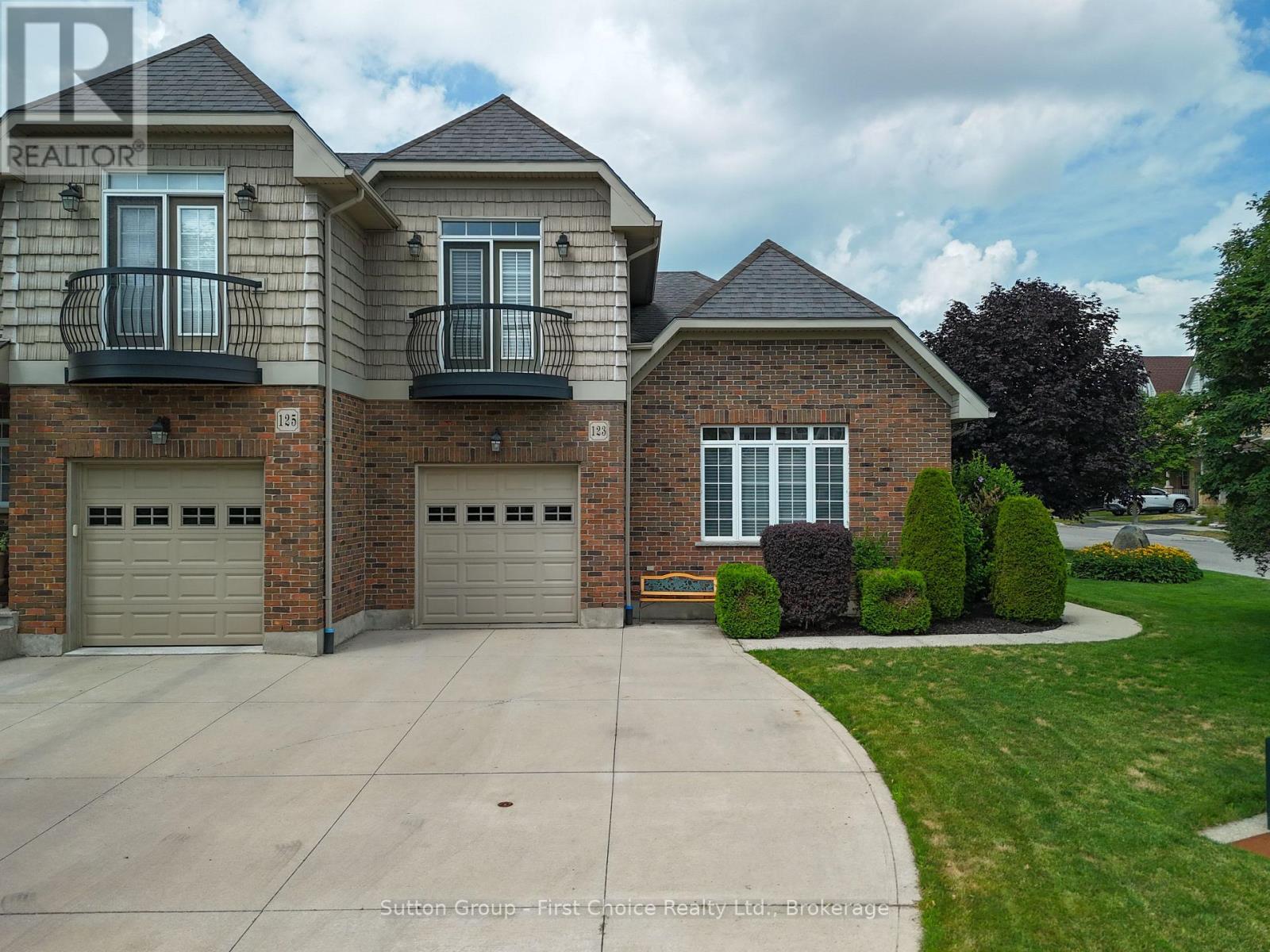 123 Long Drive Property Photo 3
