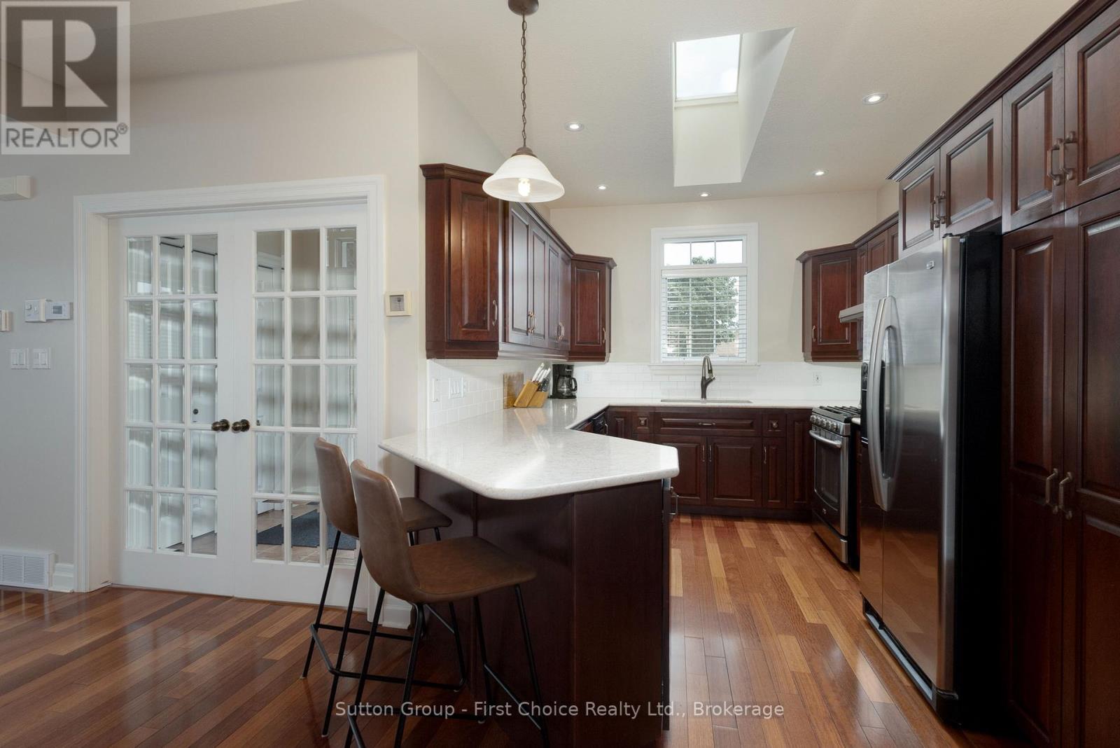 123 Long Drive Property Photo 10