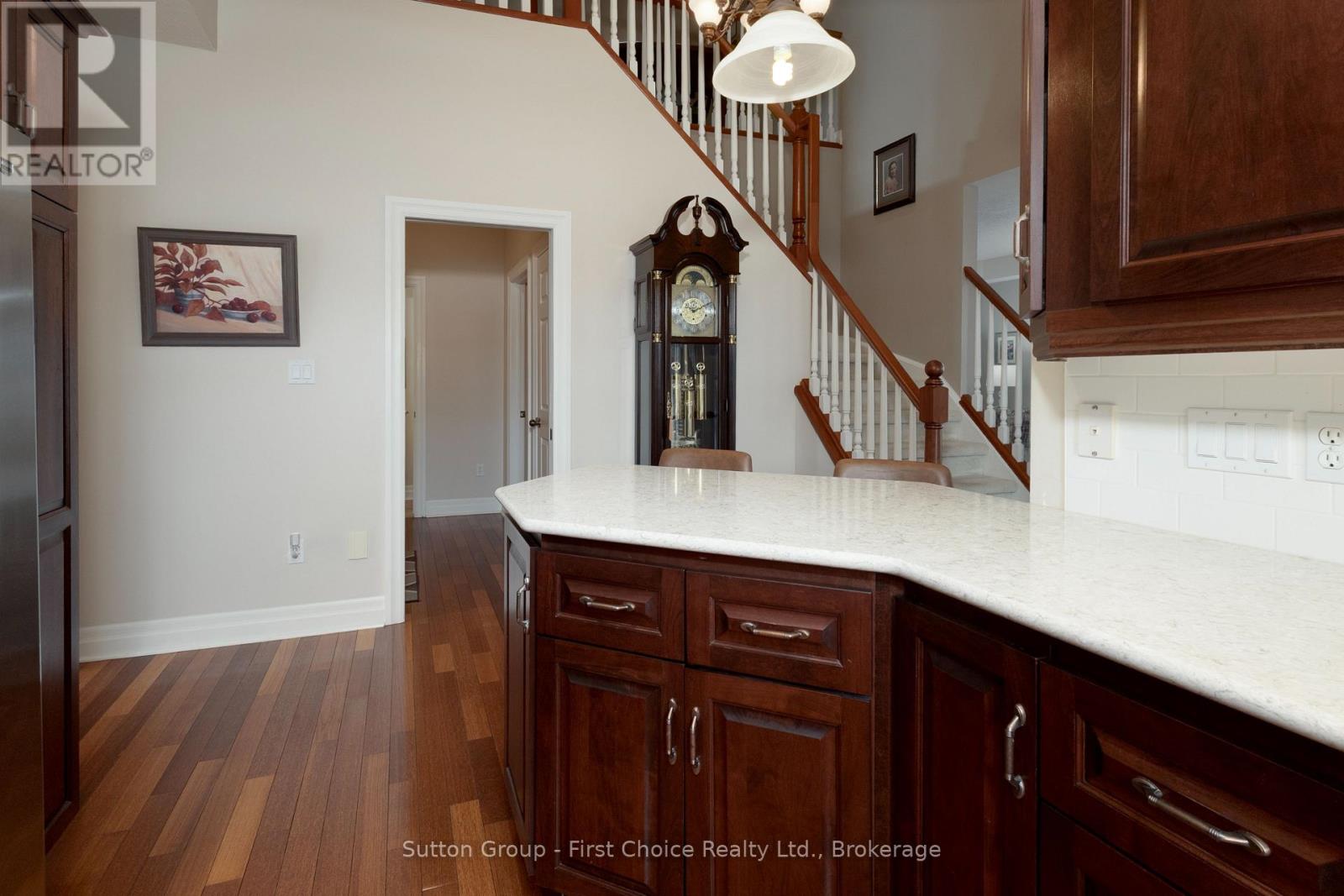 123 Long Drive Property Photo 14