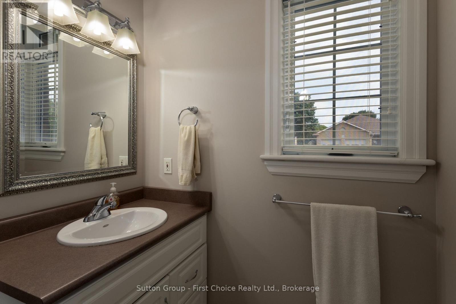 123 Long Drive Property Photo 32