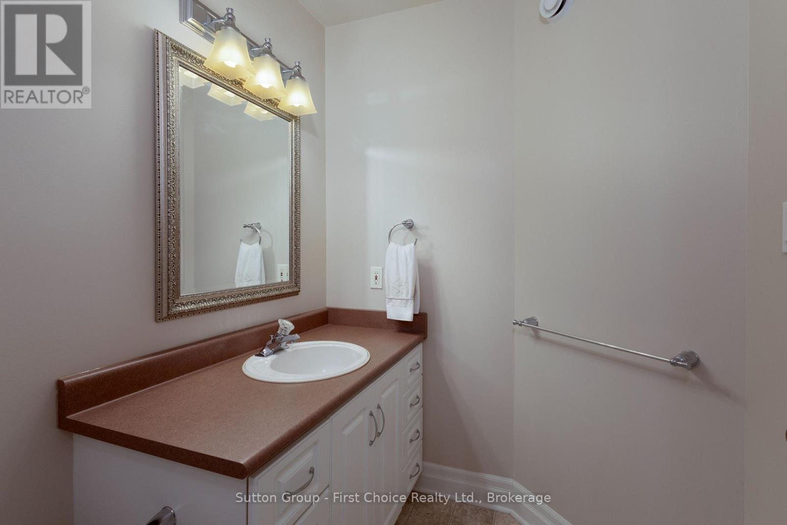 123 Long Drive Property Photo 37