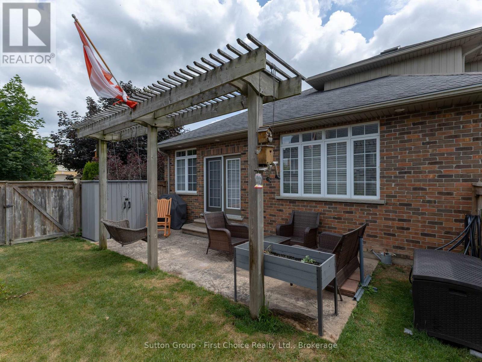 123 Long Drive Property Photo 40