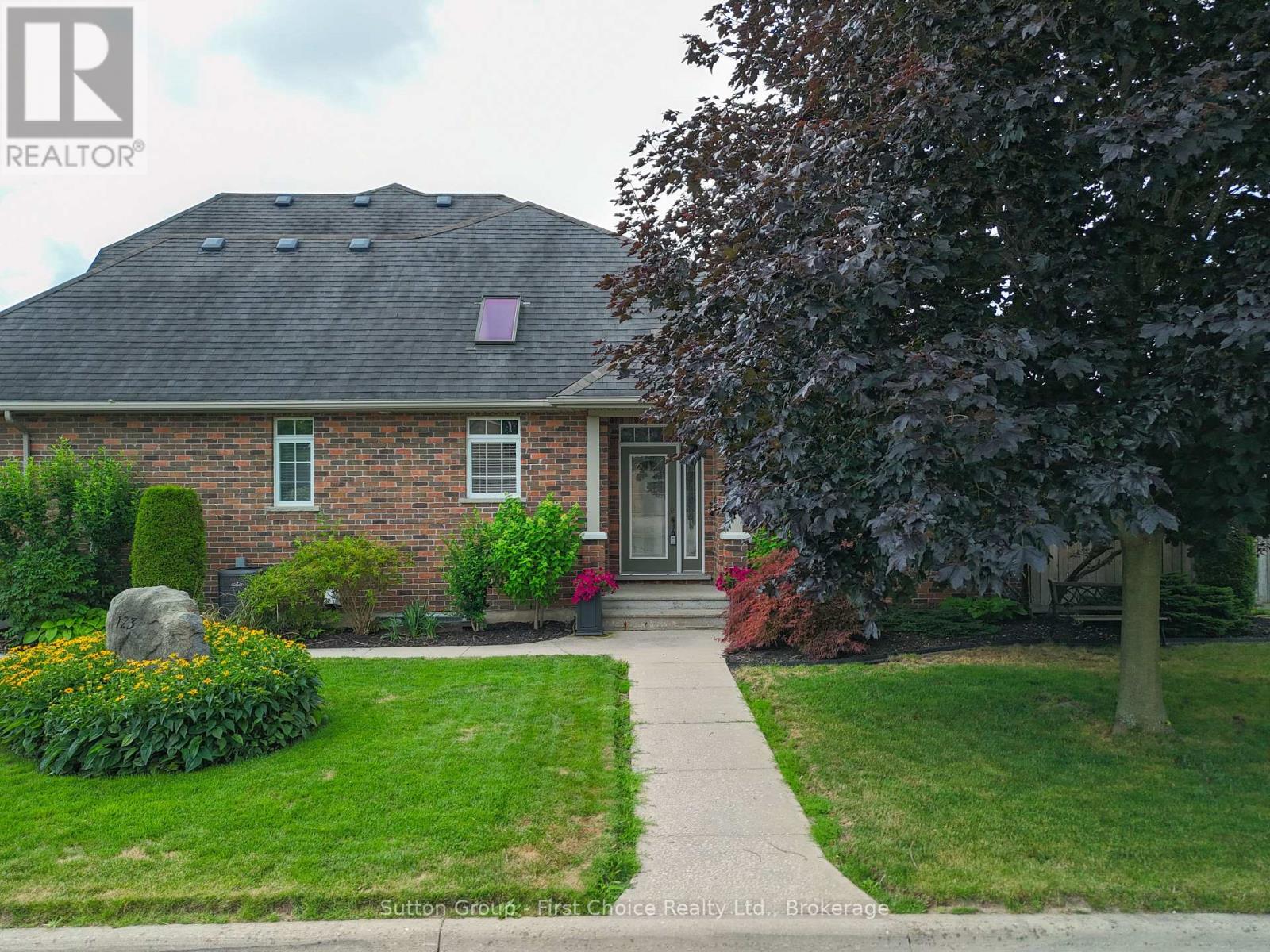123 Long Drive Property Photo 41