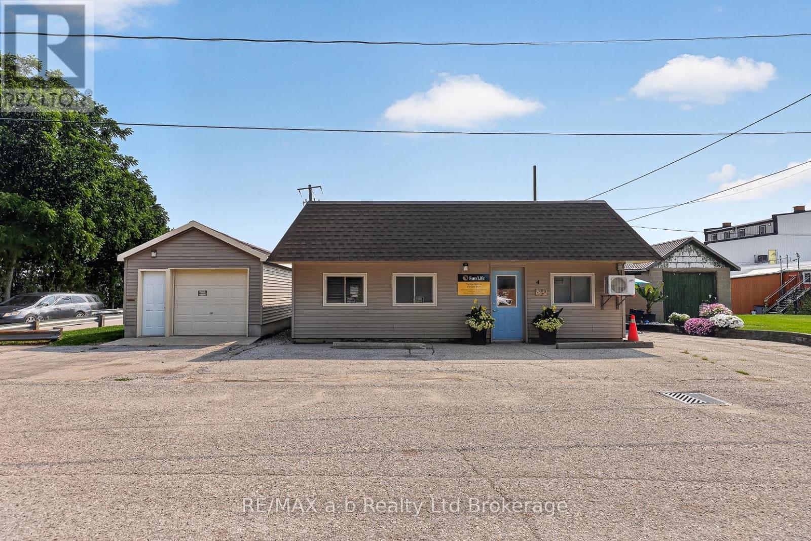 4 Washington Street Property Photo 3