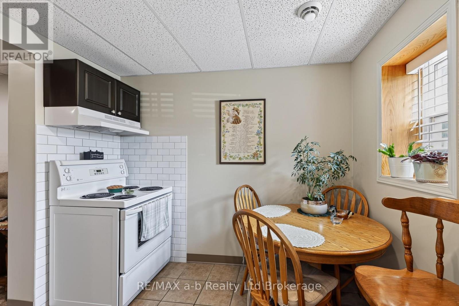 4 Washington Street Property Photo 21