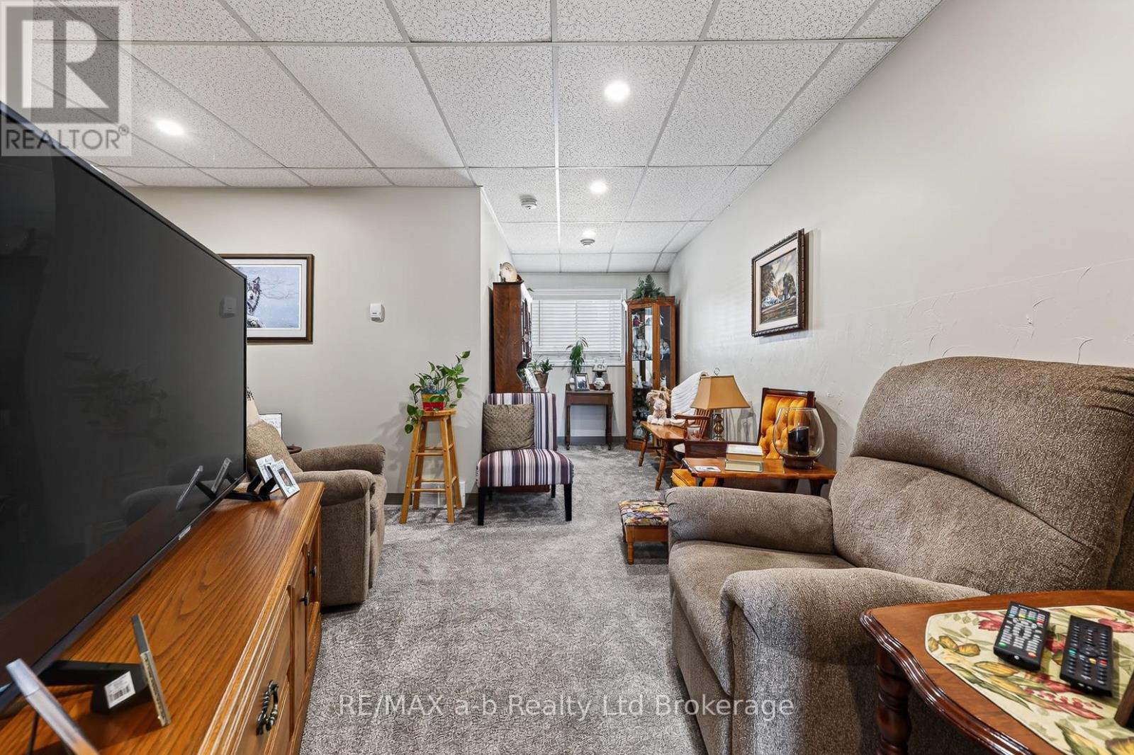 4 Washington Street Property Photo 23
