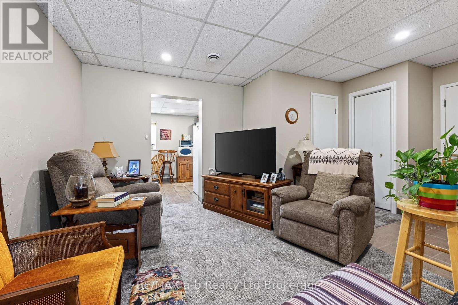 4 Washington Street Property Photo 24